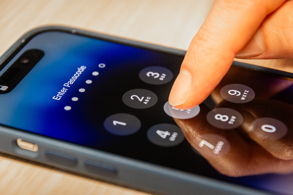 How to hack a phone without password  